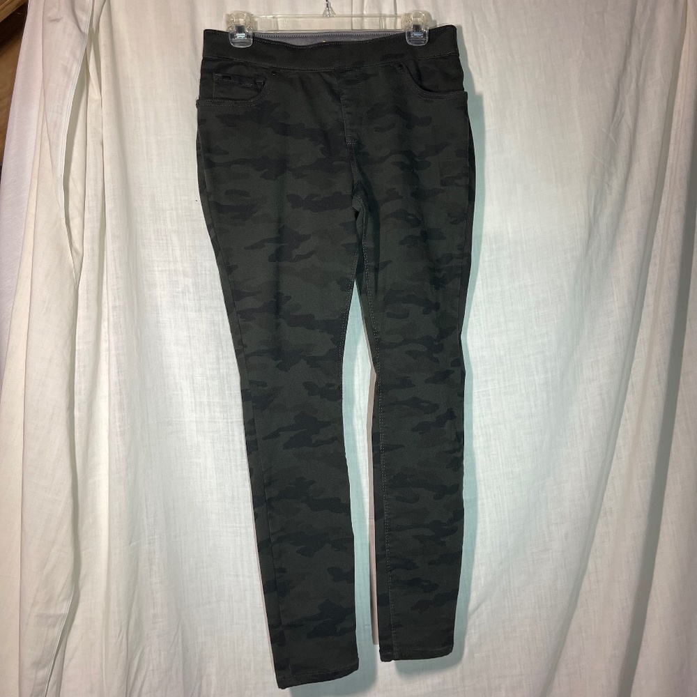 Lee Modern Series mid rise fit dream Women’s Leggings. Camaflouge. Size 8 Medium